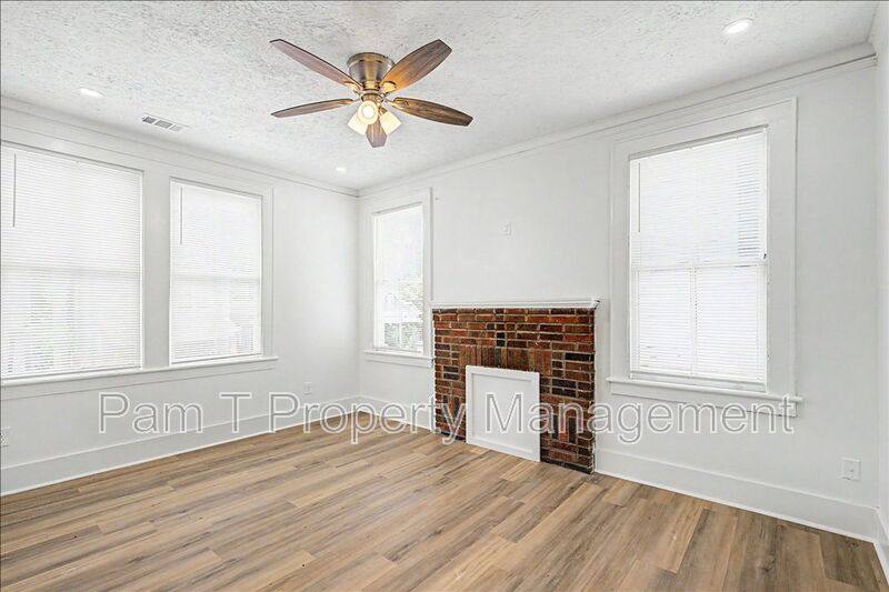 Apartment for rent at 613 W 39th St #B Upstairs, Savannah, GA 31415