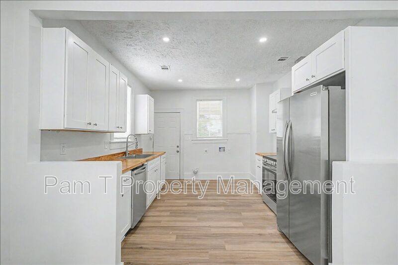 Apartment for rent at 613 W 39th St #B Upstairs, Savannah, GA 31415