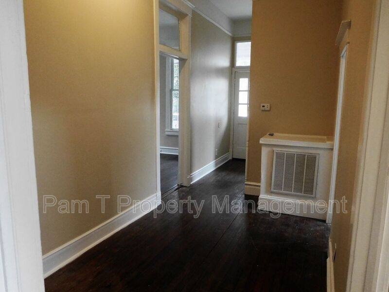 House for rent at 512 E Waldburg Lane, Savannah, GA 31401