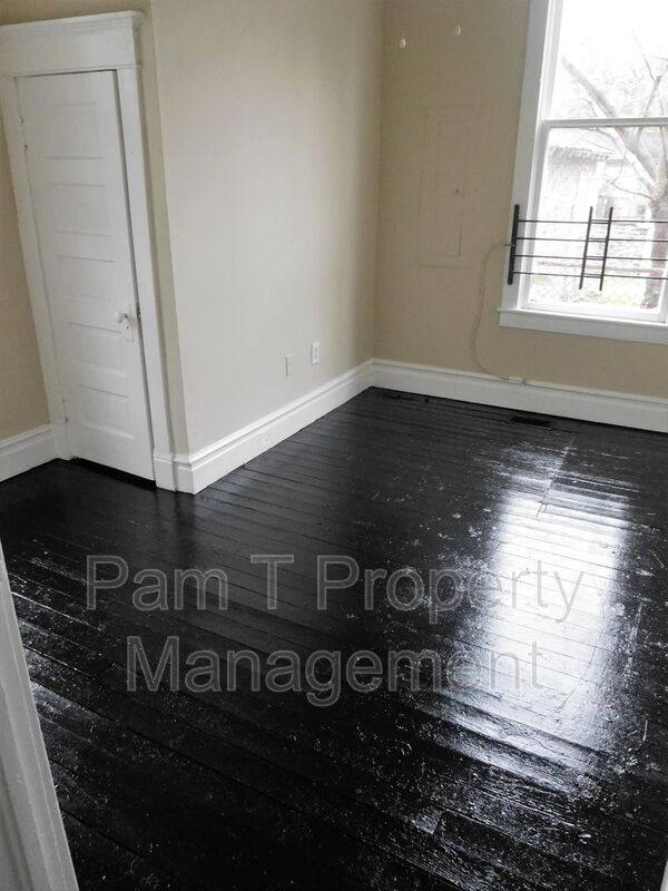 House for rent at 512 E Waldburg Lane, Savannah, GA 31401