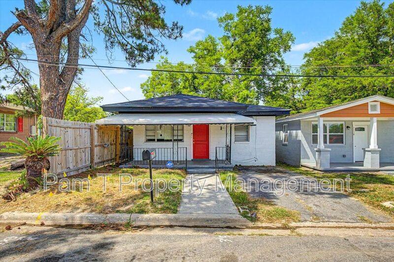 1120 Darwin St, Savannah, GA 31415 - House for Rent