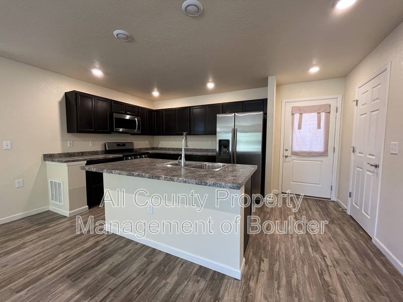 House for rent at 1208 Hummingbird Circle, Longmont, CO 80501