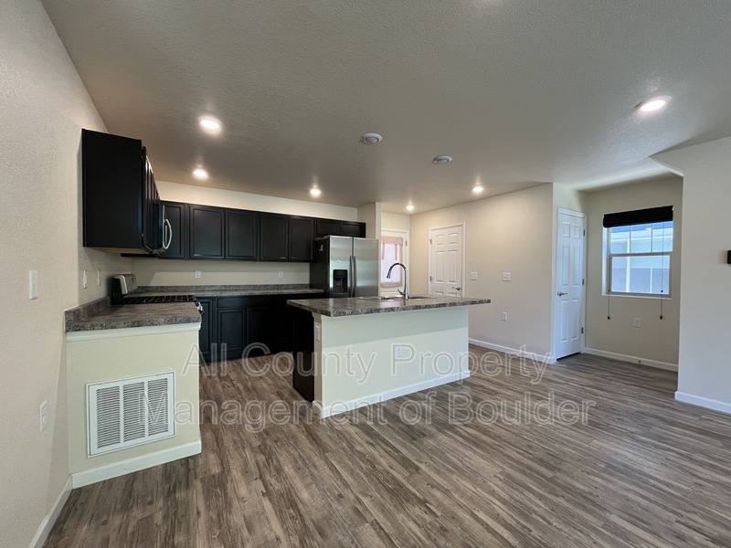 House for rent at 1208 Hummingbird Circle, Longmont, CO 80501