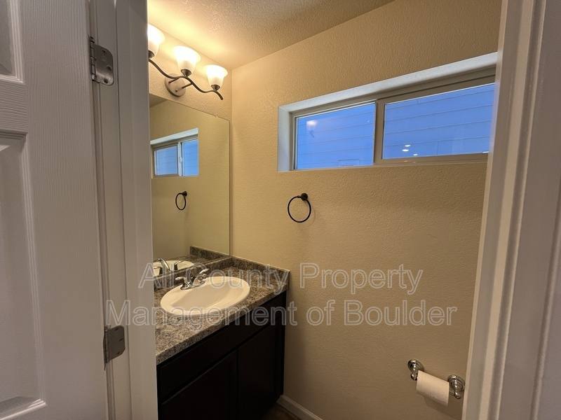 House for rent at 1208 Hummingbird Circle, Longmont, CO 80501