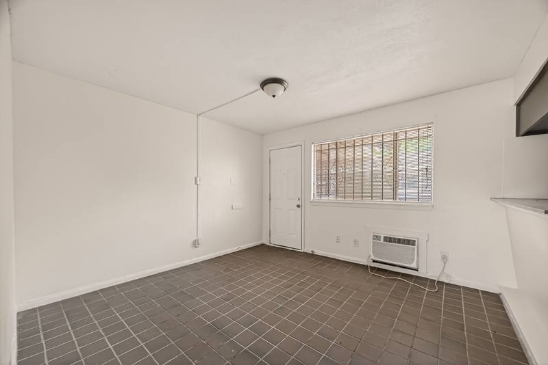 Apartment for rent at 2712 Oakcliff St #5, Houston, TX 77023