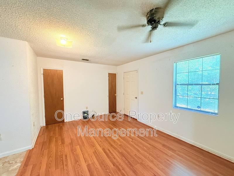 Apartment for rent at 915 W Clark St #F, Quincy, FL 32351