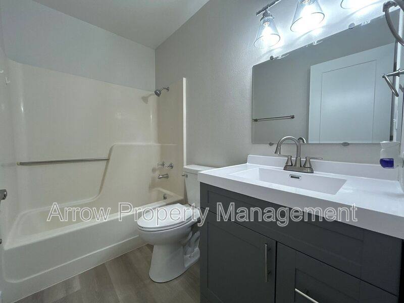 Apartment for rent at 902 E St #D, McCook, NE 69001