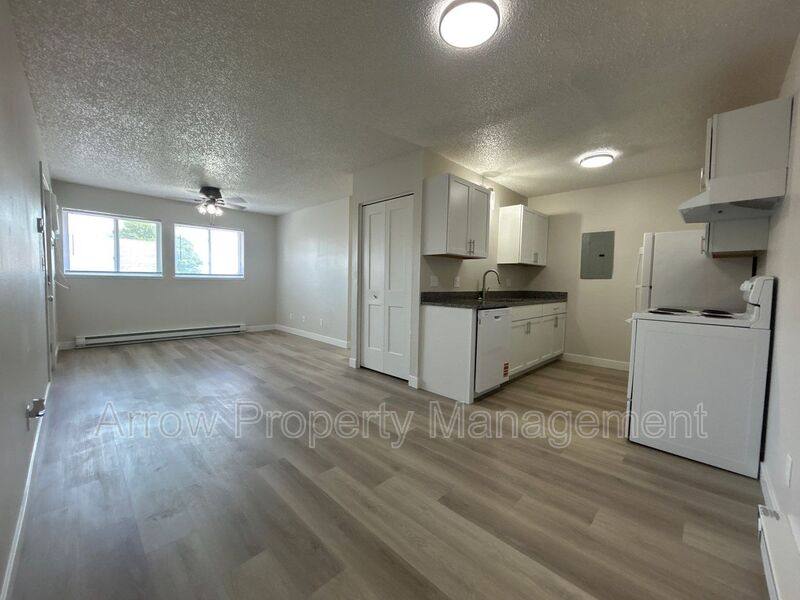 Apartment for rent at 902 E St #D, McCook, NE 69001