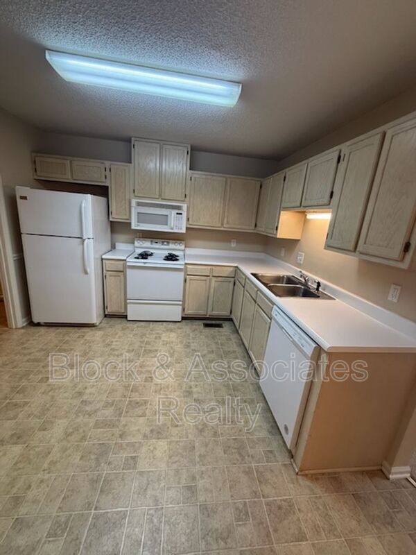 Apartment for rent at 1818 Saddlewood Court #B, Asheboro, NC 27203