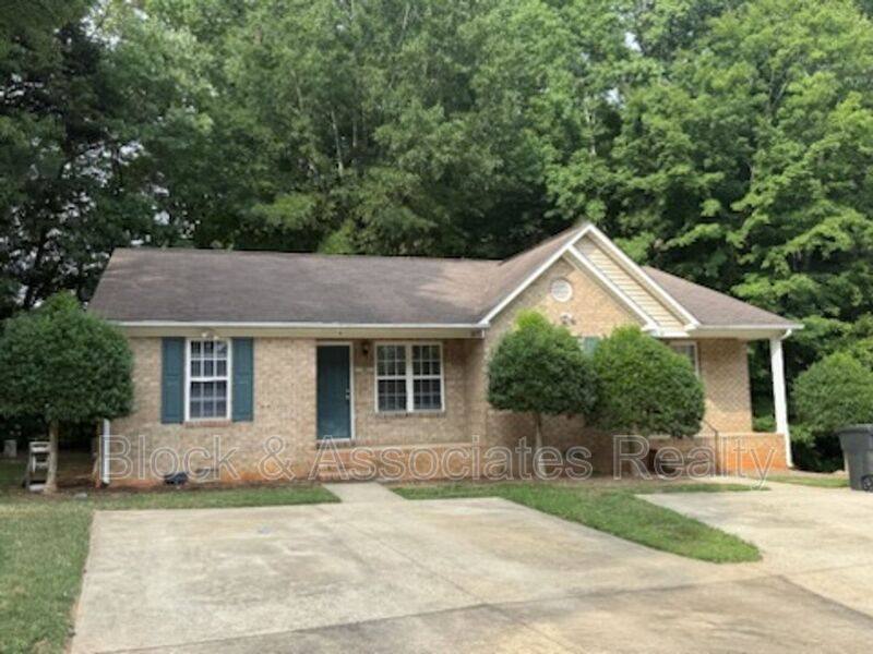 Apartment for rent at 1818 Saddlewood Court #B, Asheboro, NC 27203