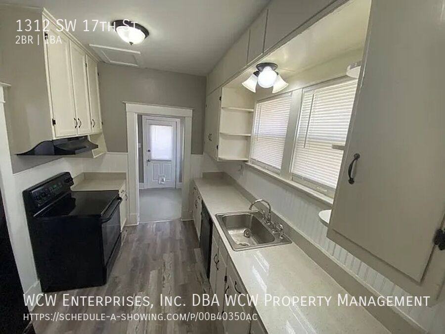 House for rent at 1312 SW 17th St, Topeka, KS 66604