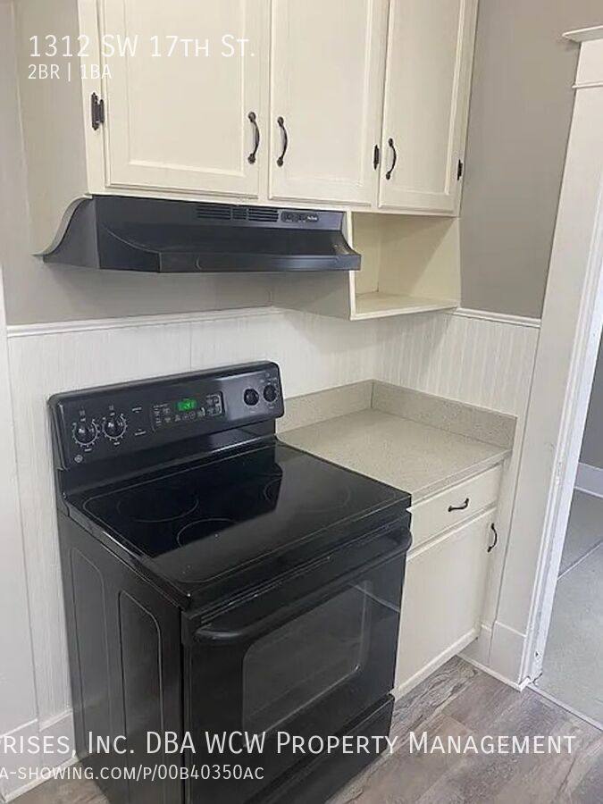 House for rent at 1312 SW 17th St, Topeka, KS 66604
