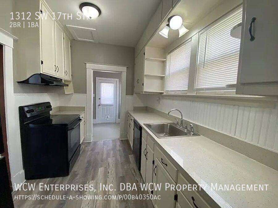 House for rent at 1312 SW 17th St, Topeka, KS 66604