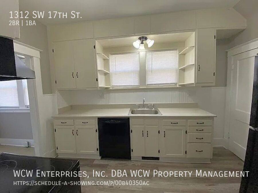 House for rent at 1312 SW 17th St, Topeka, KS 66604