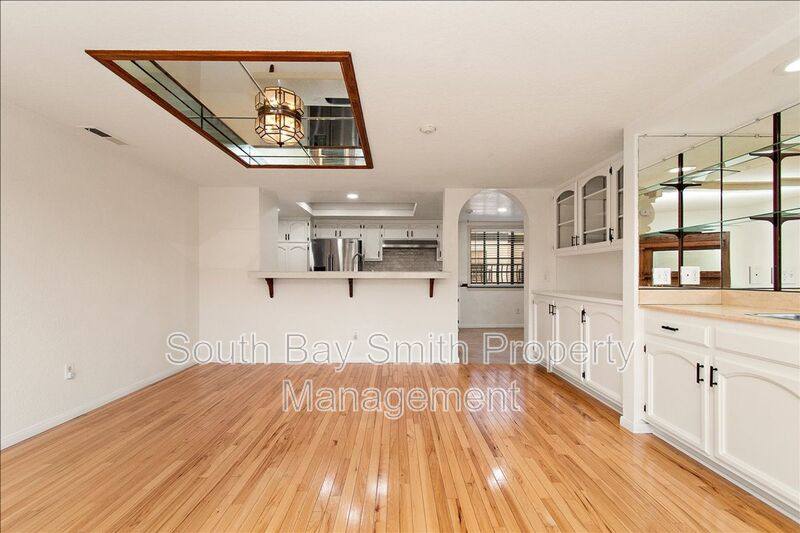Townhouse for rent at 227 S Irena Ave #4, Redondo Beach, CA 90277