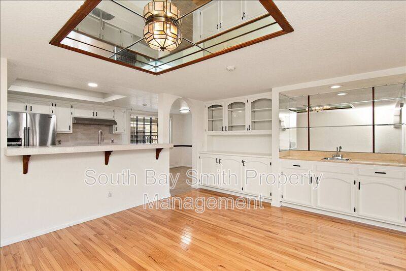 Townhouse for rent at 227 S Irena Ave #4, Redondo Beach, CA 90277