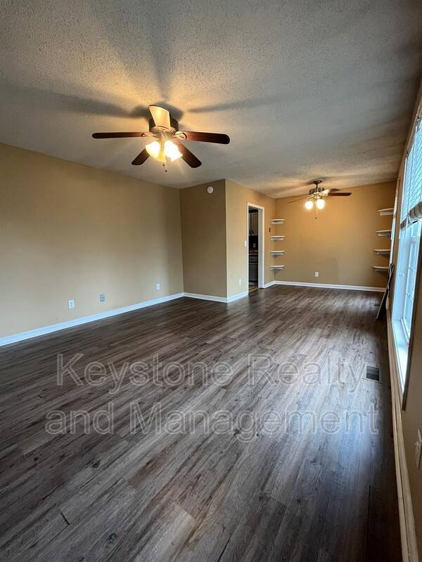 House for rent at 404 Sideline Dr, Oak Grove, KY 42262
