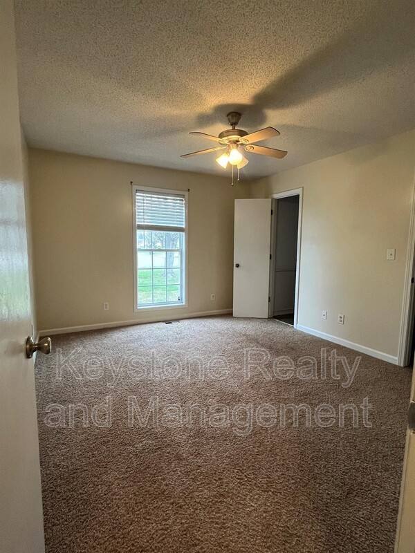House for rent at 404 Sideline Dr, Oak Grove, KY 42262