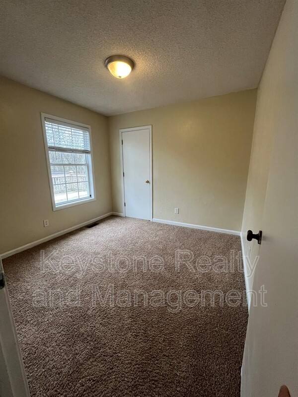 House for rent at 404 Sideline Dr, Oak Grove, KY 42262