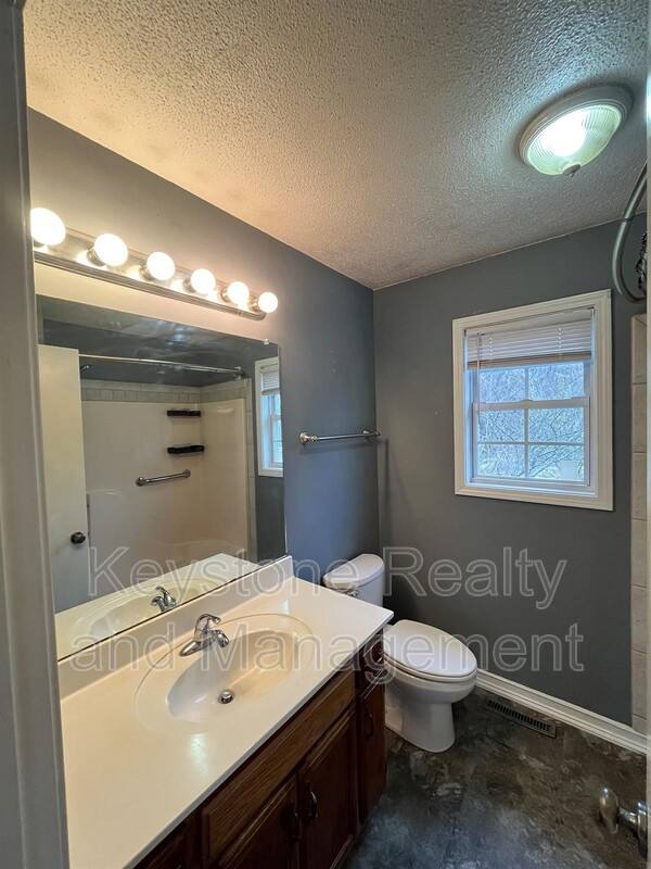 House for rent at 404 Sideline Dr, Oak Grove, KY 42262
