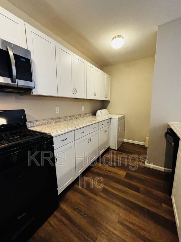 Townhouse for rent at 817 Pleasant St, Henrico, VA 23075