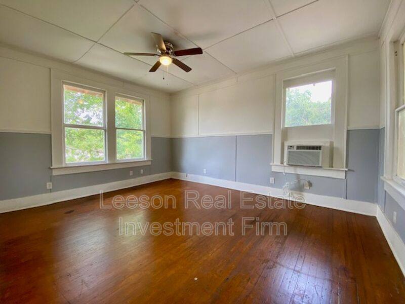Apartment for rent at 314 1 2 Kings Highway, Shreveport, LA 71104