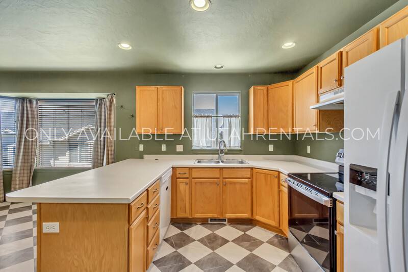Townhouse for rent at 1328 S 1550 E, Provo, UT 84606
