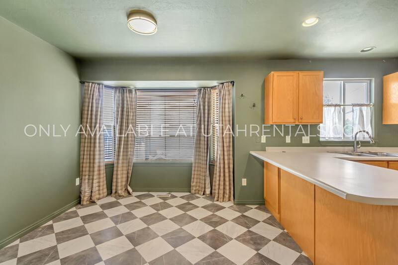 Townhouse for rent at 1328 S 1550 E, Provo, UT 84606