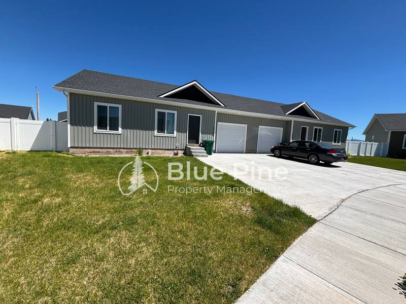 Townhouse for rent at 5760 Wildrose Ave, Idaho Falls, ID 83401