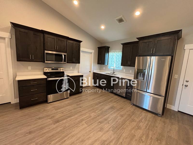 Townhouse for rent at 5760 Wildrose Ave, Idaho Falls, ID 83401