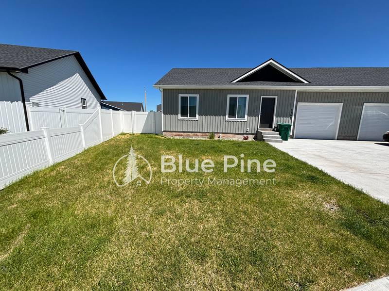Townhouse for rent at 5760 Wildrose Ave, Idaho Falls, ID 83401