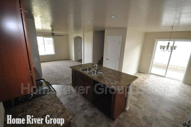 House for rent at 4265 S Overhill Way, Meridian, ID 83642
