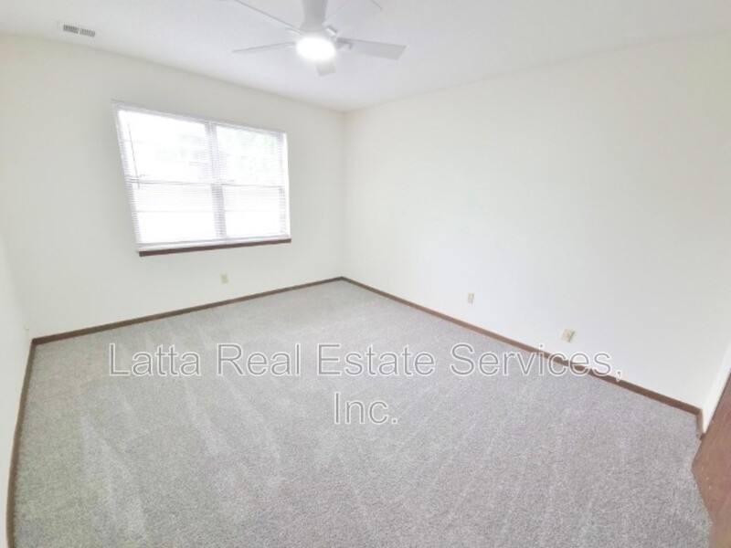 Apartment for rent at 12502 E 40th St S #C, Independence, MO 64055