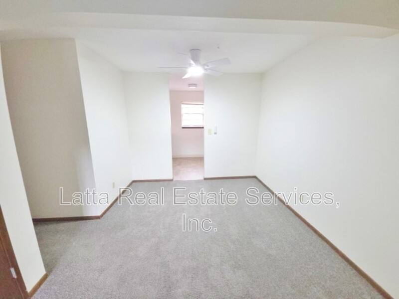 Apartment for rent at 12502 E 40th St S #C, Independence, MO 64055
