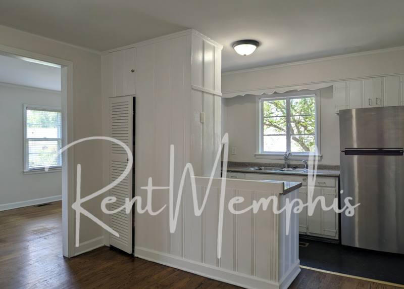 Apartment for rent at 72 S Larchmont Dr, Memphis, TN 38111