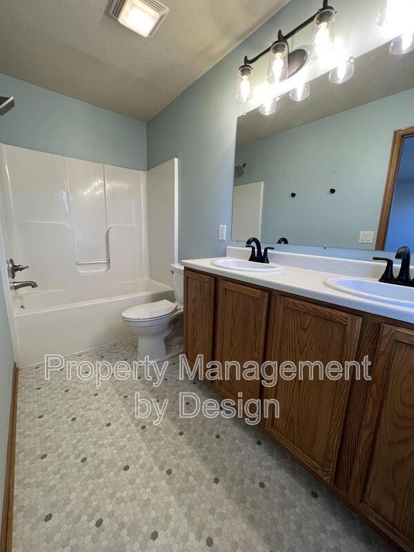 Townhouse for rent at 1005 NE Kamies Lane #1, Ankeny, IA 50021