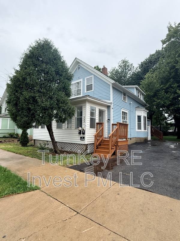 705 N Ave, Aurora, IL 60505 - Apartment for Rent