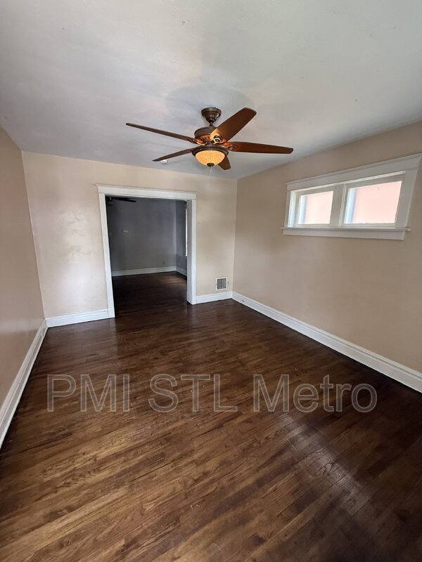 Apartment for rent at 3931-3933 Oregon Ave, Saint Louis, MO 63118