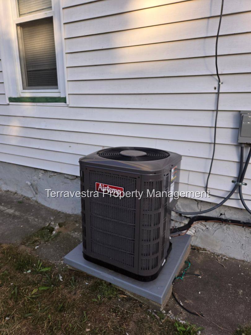 Apartment for rent at 321-323 S 5th St, Millville, NJ 08332