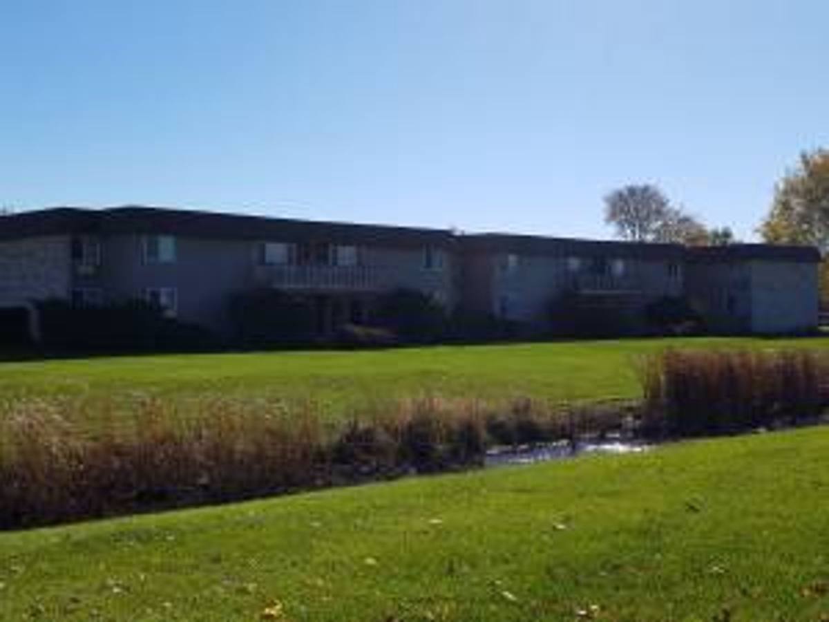 Apartment for rent at 7926 S Wildwood Dr, Oak Creek, WI 53154