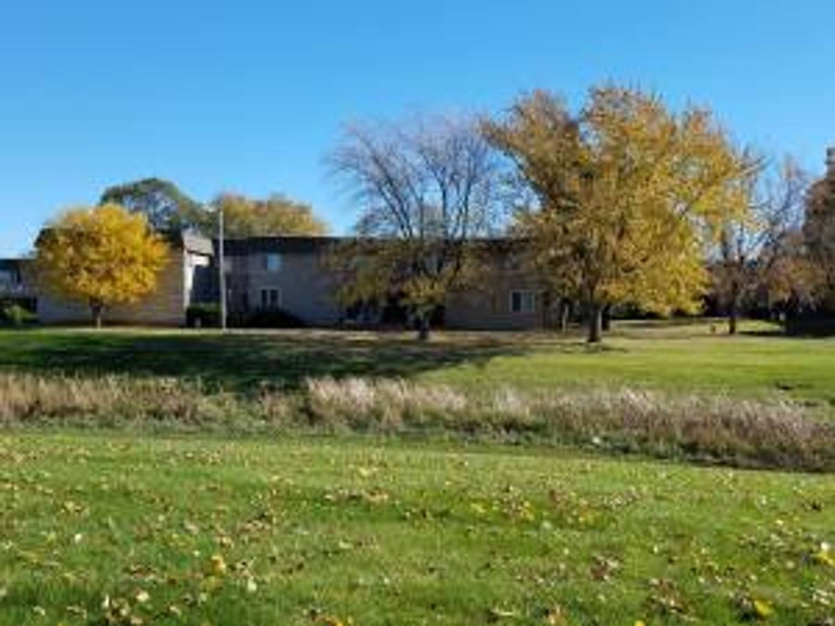 Apartment for rent at 7926 S Wildwood Dr, Oak Creek, WI 53154