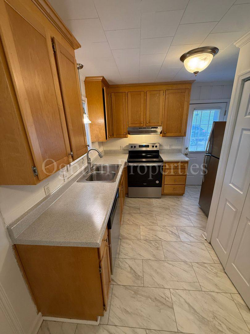House for rent at 1102 Oak Grove Rd, Winston Salem, NC 27103