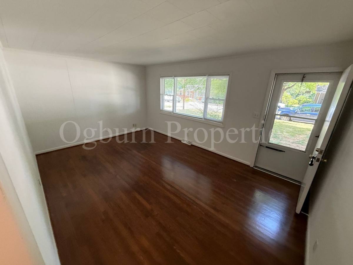 House for rent at 1102 Oak Grove Rd, Winston Salem, NC 27103