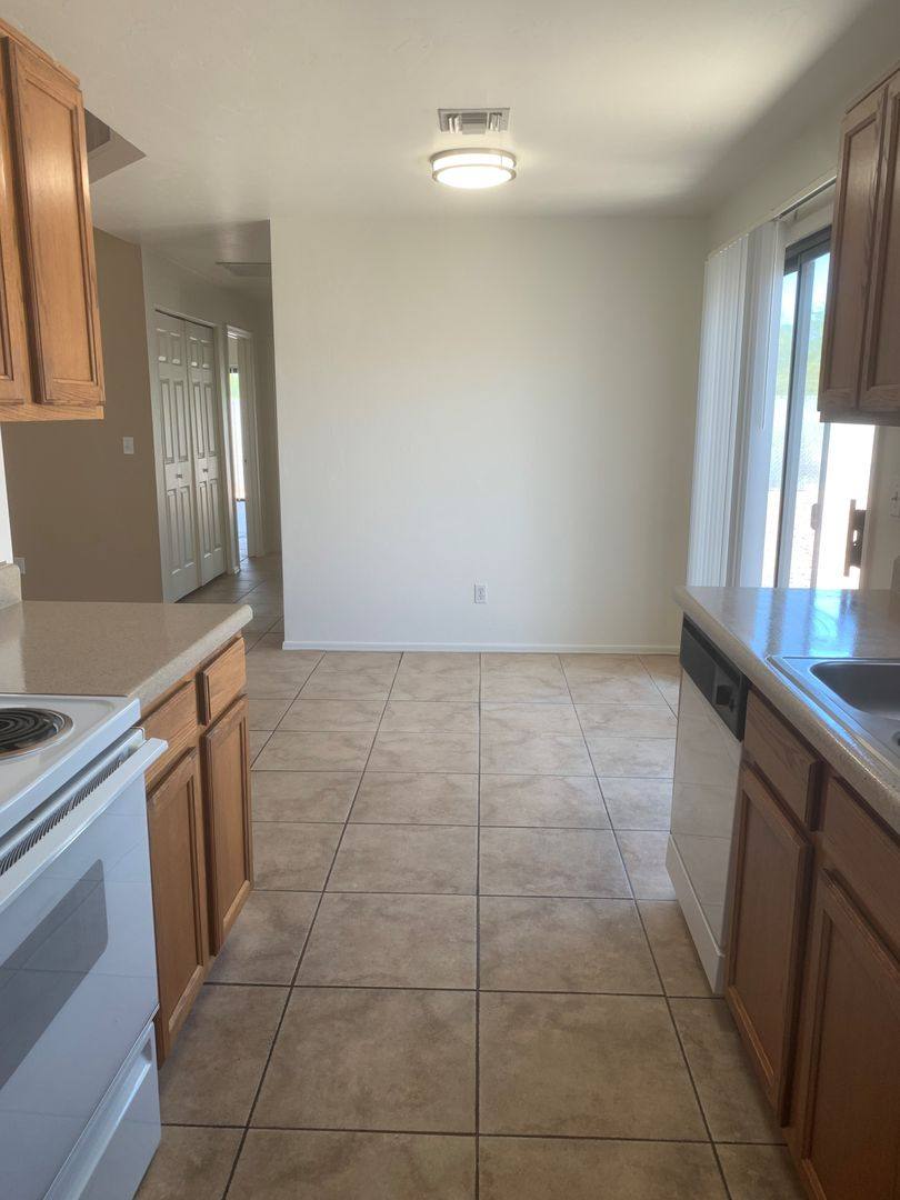 Townhouse for rent at 9115 E Esperanza Dr, Tucson, AZ 85715