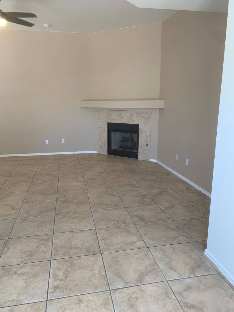 Townhouse for rent at 9115 E Esperanza Dr, Tucson, AZ 85715