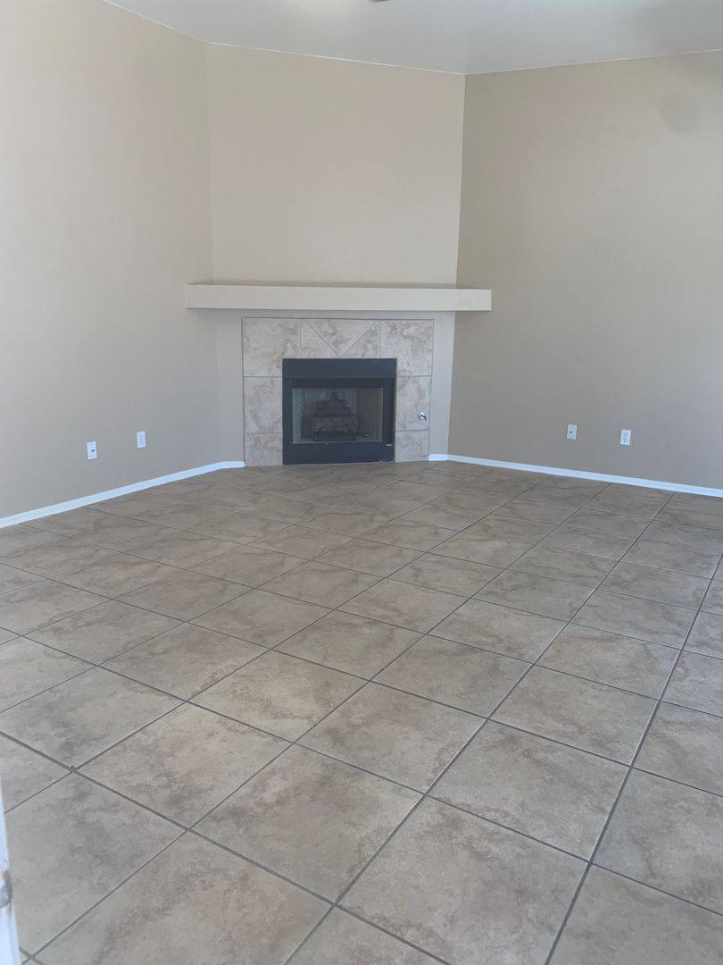 Townhouse for rent at 9115 E Esperanza Dr, Tucson, AZ 85715