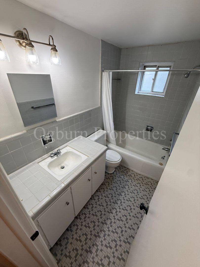 Apartment for rent at 1606-1610 W, NW Blvd, Winston Salem, NC 27104