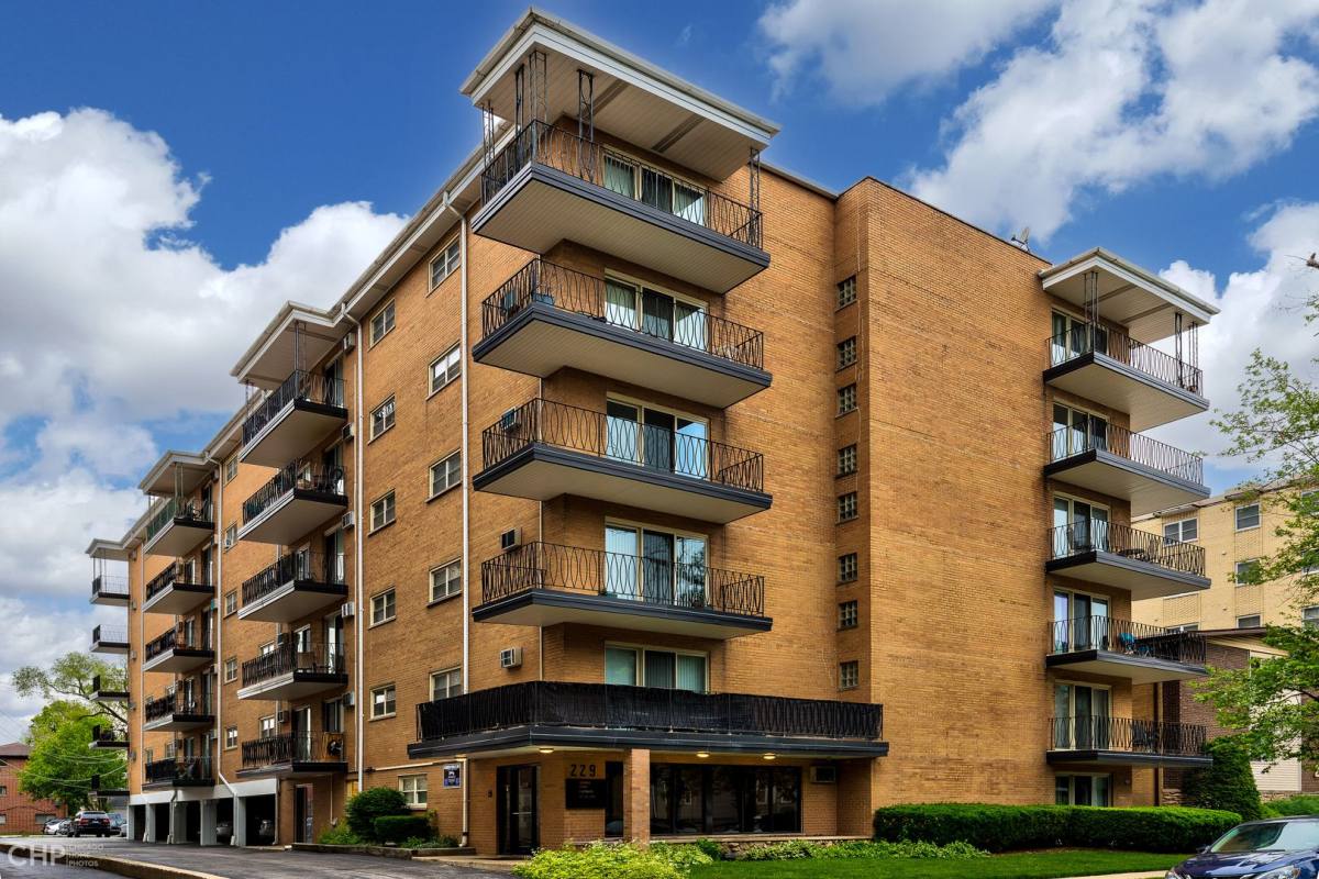 Apartment for rent at 229 Marengo Ave, Forest Park, IL 60130