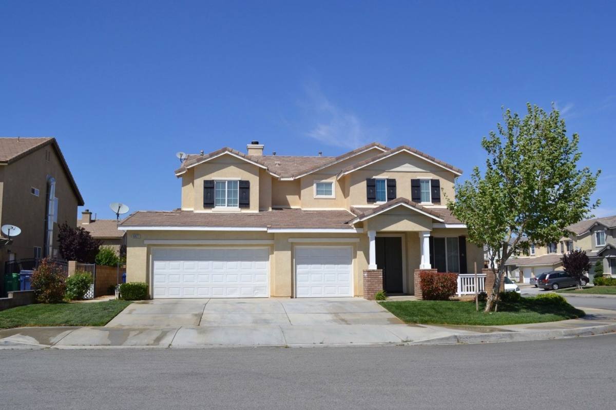 House for rent at 6027 Oak Fence Lane, Lancaster, CA 93536