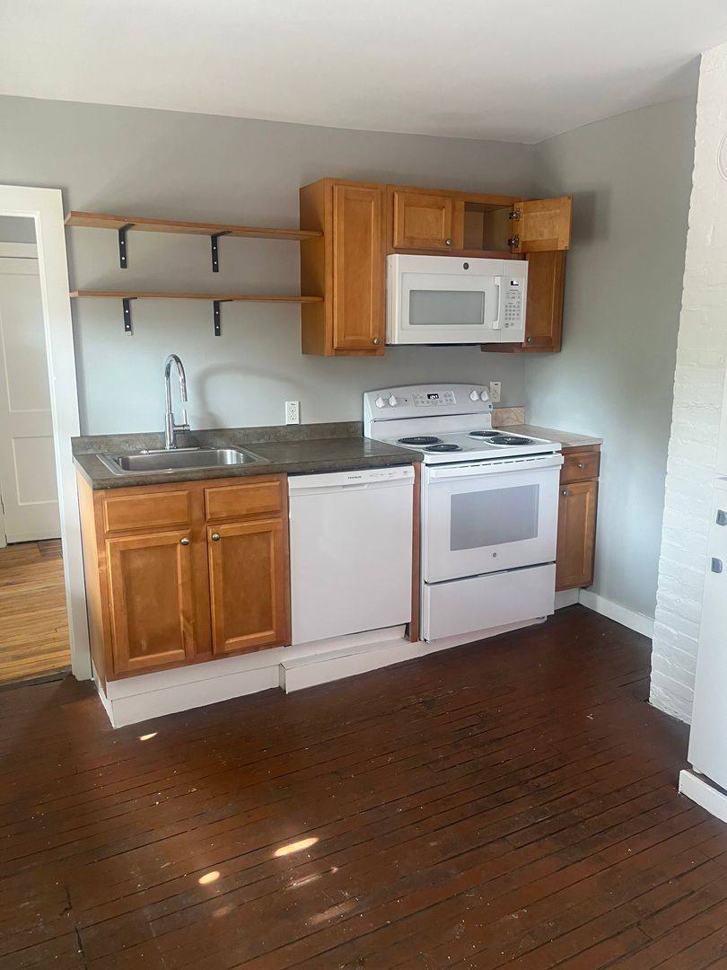 Apartment for rent at 137 N Winooski Ave, Burlington, VT 05401